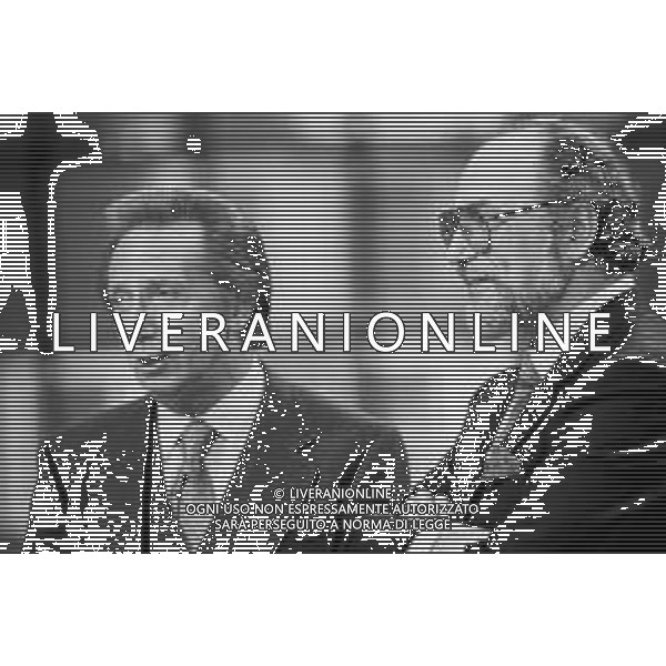 IL BARITONO RENATO BRUSON OSPITE A \'PENTATLON\' CONDOTTO DA MIKE BONGIORNO MILANO NEL 1987 - RETROSPETTIVA ©Archivio Giovanni Liverani/AGENZIA ALDO LIVERANI SAS