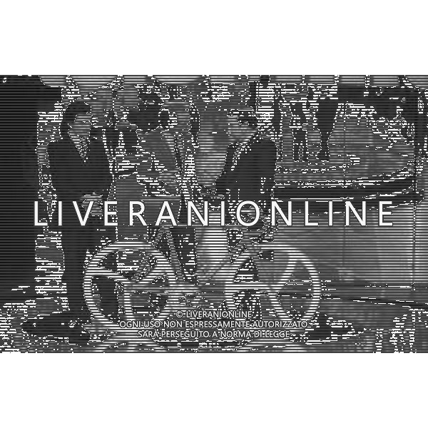 PENTATLON gioco televisivo a premi, trasmesso su Canale 5 nel 1987, condotto da Mike Bongiorno Nella foto con il Ciclista Giuseppe Saronni ed Ernesto Colnago costruttore Biciclette ©Archivio Giovanni Liverani / AGENZIA ALDO LIVERANI SAS