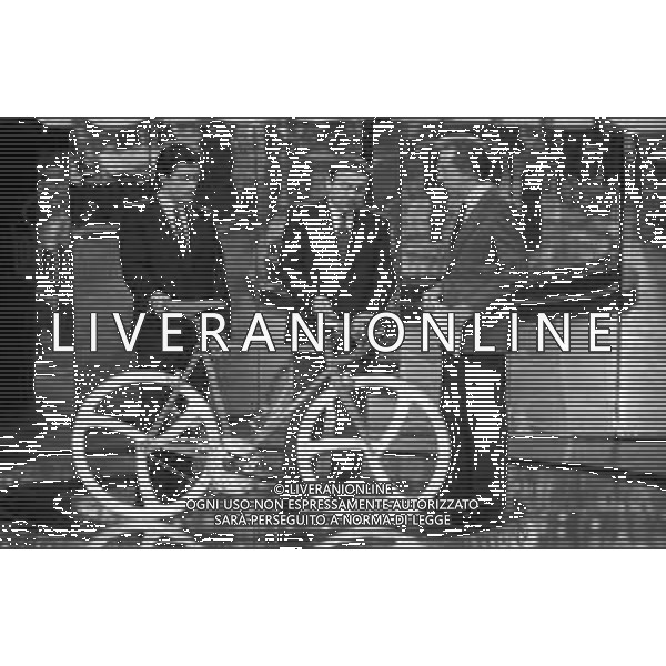 PENTATLON gioco televisivo a premi, trasmesso su Canale 5 nel 1987, condotto da Mike Bongiorno Nella foto con il Ciclista Giuseppe Saronni ed Ernesto Colnago costruttore Biciclette ©Archivio Giovanni Liverani / AGENZIA ALDO LIVERANI SAS