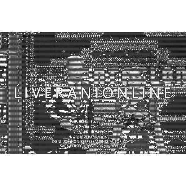 PENTATLON gioco televisivo a premi, trasmesso su Canale 5 nel 1986, condotto da Mike Bongiorno Nella foto con la Ballerina Spagnola Maria Rosa ©Archivio Giovanni Liverani / AGENZIA ALDO LIVERANI SAS
