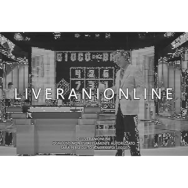 PENTATLON gioco televisivo a premi, trasmesso su Canale 5 nel 1986, condotto da Mike Bongiorno Nella foto durante la presentazione del programma ©Archivio Giovanni Liverani / AGENZIA ALDO LIVERANI SAS