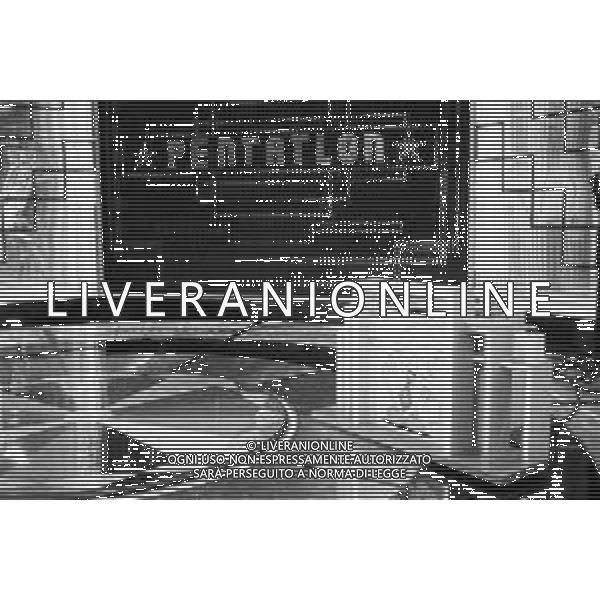 PENTATLON gioco televisivo a premi, trasmesso su Canale 5 nel 1986, condotto da Mike Bongiorno Nella foto durante la presentazione del programma ©Archivio Giovanni Liverani / AGENZIA ALDO LIVERANI SAS