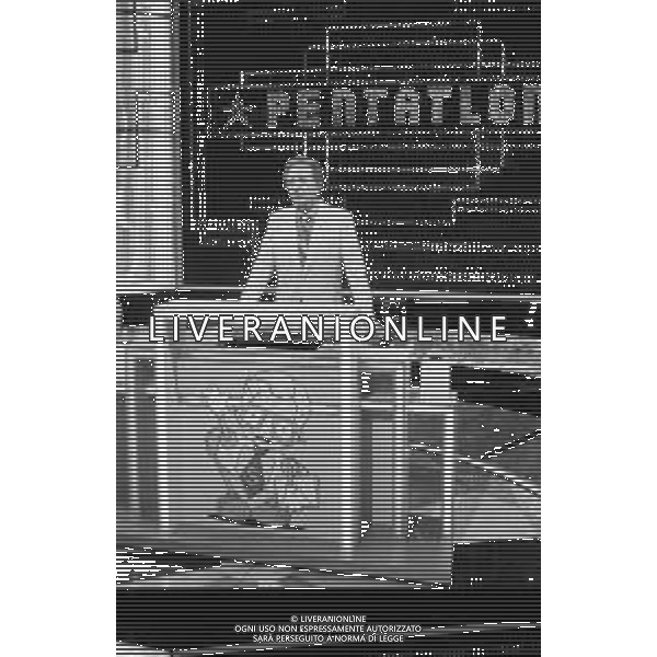 PENTATLON gioco televisivo a premi, trasmesso su Canale 5 nel 1986, condotto da Mike Bongiorno Nella foto durante la presentazione del programma ©Archivio Giovanni Liverani / AGENZIA ALDO LIVERANI SAS