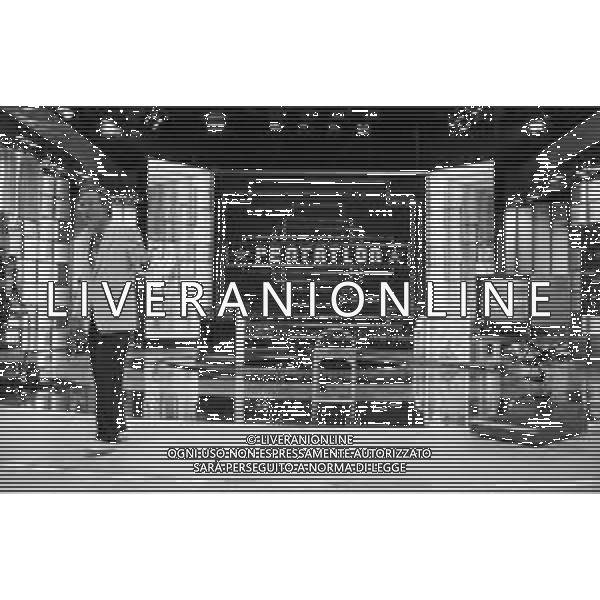 PENTATLON gioco televisivo a premi, trasmesso su Canale 5 nel 1986, condotto da Mike Bongiorno Nella foto durante la presentazione del programma ©Archivio Giovanni Liverani / AGENZIA ALDO LIVERANI SAS