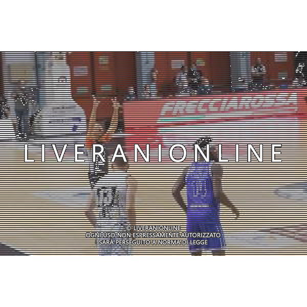 CasoniM/LMedia - Vanoli Basket Cremona VS Banco di Sardegna Sassari - Basket Supercoppa Italiana 10 settembre 2021 - Pala Radi, Cremona, Italia Nella foto: TINKLE Tres (Vanoli Cremona) dopo una tripla realizzata @CasoniM/LMedia/ AGENZIA ALDO LIVERANI SAS