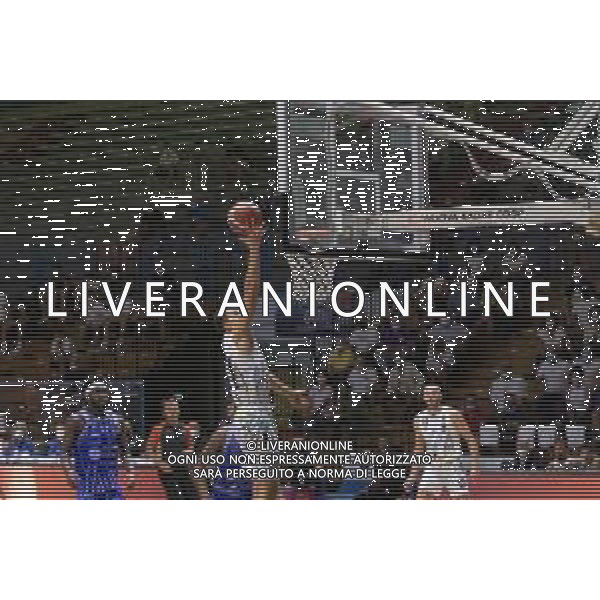 CasoniM/LMedia - Vanoli Basket Cremona VS Banco di Sardegna Sassari - Basket Supercoppa Italiana 10 settembre 2021 - Pala Radi, Cremona, Italia Nella foto: SPAGNOLO Matteo (Vanoli Cremona) appoggia al ferro @CasoniM/LMedia/ AGENZIA ALDO LIVERANI SAS