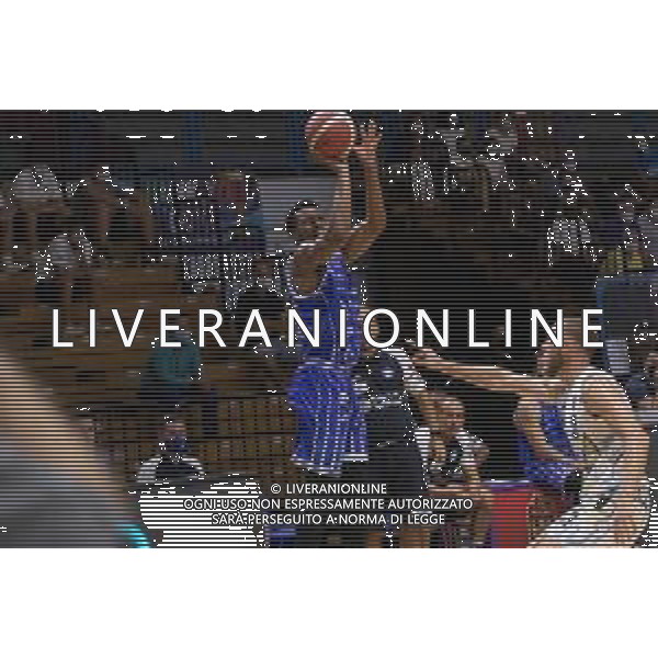 CasoniM/LMedia - Vanoli Basket Cremona VS Banco di Sardegna Sassari - Basket Supercoppa Italiana 10 settembre 2021 - Pala Radi, Cremona, Italia Nella foto: BATTLE Tyus (Banco di Sardegna Sassari) al tiro @CasoniM/LMedia/ AGENZIA ALDO LIVERANI SAS
