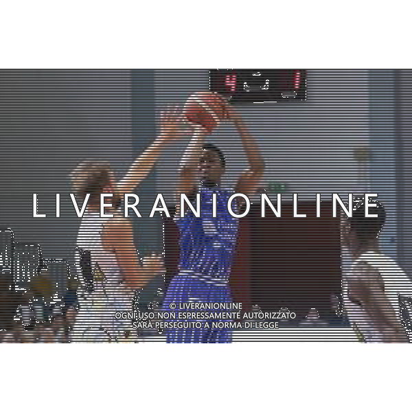 CasoniM/LMedia - Vanoli Basket Cremona VS Banco di Sardegna Sassari - Basket Supercoppa Italiana 10 settembre 2021 - Pala Radi, Cremona, Italia Nella foto: BATTLE Tyus (Banco di Sardegna Sassari) al tiro @CasoniM/LMedia/ AGENZIA ALDO LIVERANI SAS