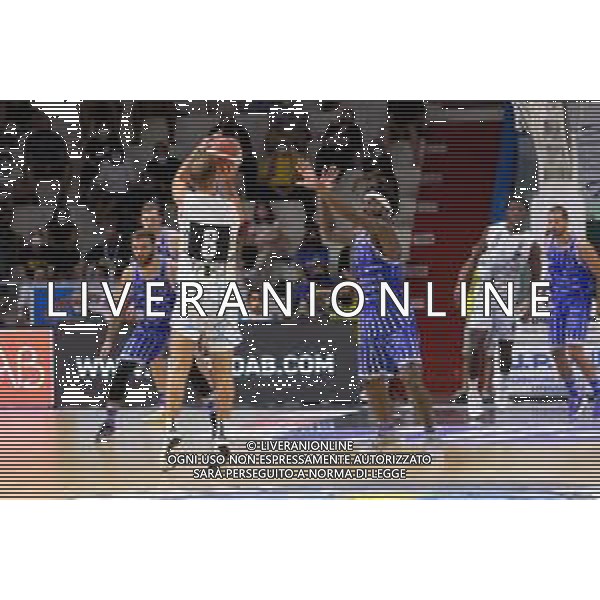 CasoniM/LMedia - Vanoli Basket Cremona VS Banco di Sardegna Sassari - Basket Supercoppa Italiana 10 settembre 2021 - Pala Radi, Cremona, Italia Nella foto: POETA Giuseppe (Vanoli Cremona) al tiro da tre punti @CasoniM/LMedia/ AGENZIA ALDO LIVERANI SAS
