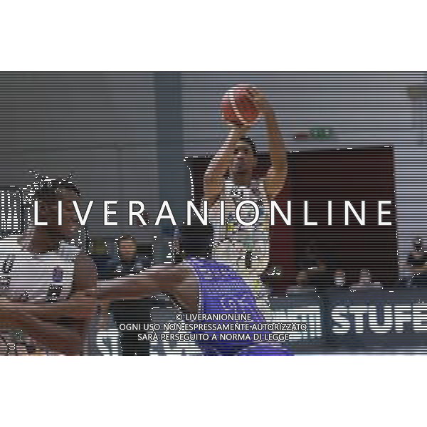 CasoniM/LMedia - Vanoli Basket Cremona VS Banco di Sardegna Sassari - Basket Supercoppa Italiana 10 settembre 2021 - Pala Radi, Cremona, Italia Nella foto: MILLER Malcom (Vanoli Cremona) al tiro @CasoniM/LMedia/ AGENZIA ALDO LIVERANI SAS