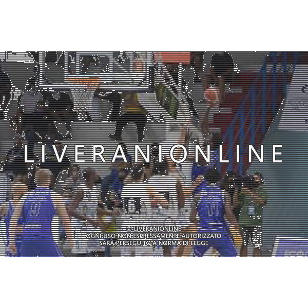CasoniM/LMedia - Vanoli Basket Cremona VS Banco di Sardegna Sassari - Basket Supercoppa Italiana 10 settembre 2021 - Pala Radi, Cremona, Italia Nella foto: CLEMMONS Anthony (Banco di Sardegna Sassari) al tiro @CasoniM/LMedia/ AGENZIA ALDO LIVERANI SAS