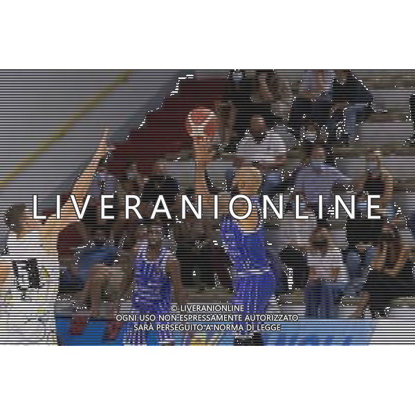 CasoniM/LMedia - Vanoli Basket Cremona VS Banco di Sardegna Sassari - Basket Supercoppa Italiana 10 settembre 2021 - Pala Radi, Cremona, Italia Nella foto: sLOGAN David (Banco di Sardegna Sassari) al tiro @CasoniM/LMedia/ AGENZIA ALDO LIVERANI SAS