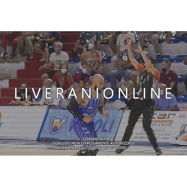 CasoniM/LMedia - Vanoli Basket Cremona VS Banco di Sardegna Sassari - Basket Supercoppa Italiana 10 settembre 2021 - Pala Radi, Cremona, Italia Nella foto: sLOGAN David (Banco di Sardegna Sassari) dopo una tripla realizzata @CasoniM/LMedia/ AGENZIA ALDO LIVERANI SAS