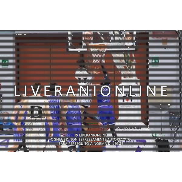CasoniM/LMedia - Vanoli Basket Cremona VS Banco di Sardegna Sassari - Basket Supercoppa Italiana 10 settembre 2021 - Pala Radi, Cremona, Italia Nella foto: AGBAMU Destiny (Vanoli Cremona) tenta una schiacciata @CasoniM/LMedia/ AGENZIA ALDO LIVERANI SAS