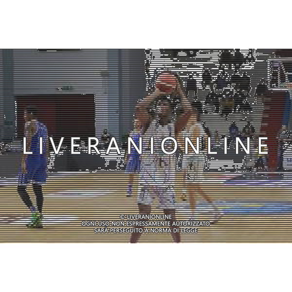 CasoniM/LMedia - Vanoli Basket Cremona VS Banco di Sardegna Sassari - Basket Supercoppa Italiana 10 settembre 2021 - Pala Radi, Cremona, Italia Nella foto: vAGBAMU Destiny (Vanoli Cremona) al tiro libero @CasoniM/LMedia/ AGENZIA ALDO LIVERANI SAS