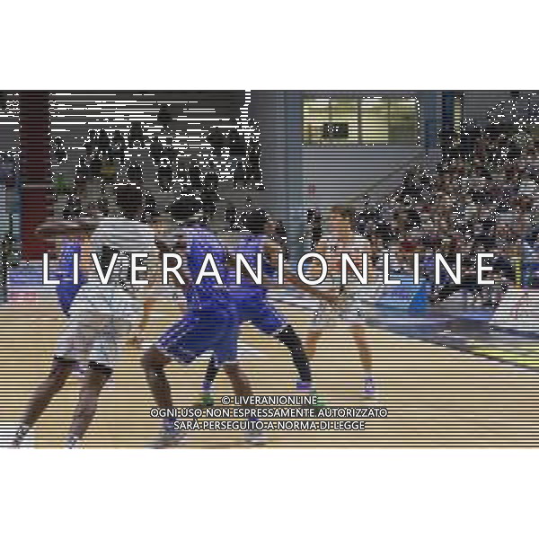 CasoniM/LMedia - Vanoli Basket Cremona VS Banco di Sardegna Sassari - Basket Supercoppa Italiana 10 settembre 2021 - Pala Radi, Cremona, Italia Nella foto: VECCHIOLA Tommaso (Vanoli Cremona) in controllo di gioco @CasoniM/LMedia/ AGENZIA ALDO LIVERANI SAS