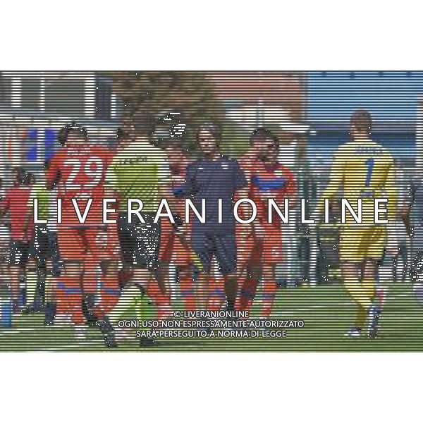 ©Alessandro Falzone/Agenzia Aldo Liverani Alessandria 111.09.2021 Stadio Giuseppe Moccagatta Alessandria vs Brescia Serie B Stagione 2021/22 Nella foto : Filippo Inzaghi allenatore brescia con i suoi giocatori durante il cooling break ©FALZONE / AGENZIA ALDO LIVERANI SAS