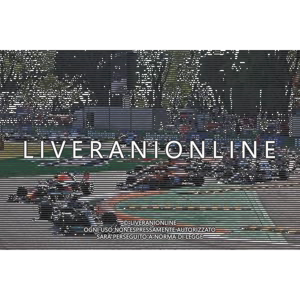 Valtteri Bottas (FIN) Mercedes AMG F1 W12 leads at the start. 11.09.2021. Formula 1 World Championship, Rd 14, Italian Grand Prix, Monza, Italy, Sprint Day. - www.xpbimages.com, EMail: requests@xpbimages.com © Copyright: Batchelor / XPB Images / AGENZIA ALDO LIVERANI SAS - ITALY ONLY - EDITORIAL USE ONLY