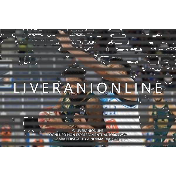 TommasiniR/LMedia - Germani Brescia VS GeVi Napoli - Basket Supercoppa Italiana 11 settembre 2021 - Pala Leonessa, Brescia, Italia Nella foto: Contrast between Michael Cobbins - Germani Basket Brescia and Frank Elegar - GeVi Napoli Basket @TommasiniR/LMedia AG ALDO LIVERANI SAS