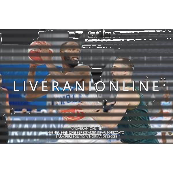 TommasiniR/LMedia - Germani Brescia VS GeVi Napoli - Basket Supercoppa Italiana 11 settembre 2021 - Pala Leonessa, Brescia, Italia Nella foto: Markis McDuffie - GeVi Napoli Basket and John Petrucelli - Germani Basket Brescia @TommasiniR/LMedia AG ALDO LIVERANI SAS