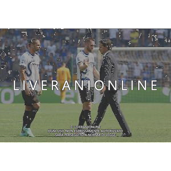 Genova 12.09.2021 Stadio Luigi Ferraris Sampdoria vs Inter Campionato Serie A 2021/2022 ©Manuela Viganti/Agenzia Aldo Liverani Nella foto: delusione inter a fine gara - simone inzaghi stefan de vrij ©VIGANTI/ AGENZIA ALDO LIVERANI SAS