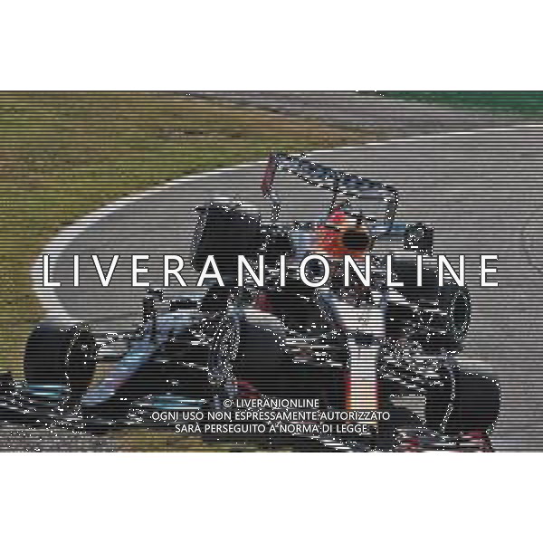 Max Verstappen (NLD) Red Bull Racing RB16B and Lewis Hamilton (GBR) Mercedes AMG F1 W12 crash at the first chicane. 12.09.2021. Formula 1 World Championship, Rd 14, Italian Grand Prix, Monza, Italy, Race Day. - www.xpbimages.com, EMail: requests@xpbimages.com © Copyright: Batchelor / XPB Images / AGENZIA ALDO LIVERANI SAS - ITALY ONLY - EDITORIAL USE ONLY