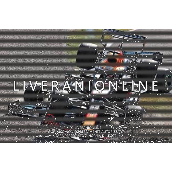Max Verstappen (NLD) Red Bull Racing RB16B and Lewis Hamilton (GBR) Mercedes AMG F1 W12 crash at the first chicane. 12.09.2021. Formula 1 World Championship, Rd 14, Italian Grand Prix, Monza, Italy, Race Day. - www.xpbimages.com, EMail: requests@xpbimages.com © Copyright: Batchelor / XPB Images / AGENZIA ALDO LIVERANI SAS - ITALY ONLY - EDITORIAL USE ONLY