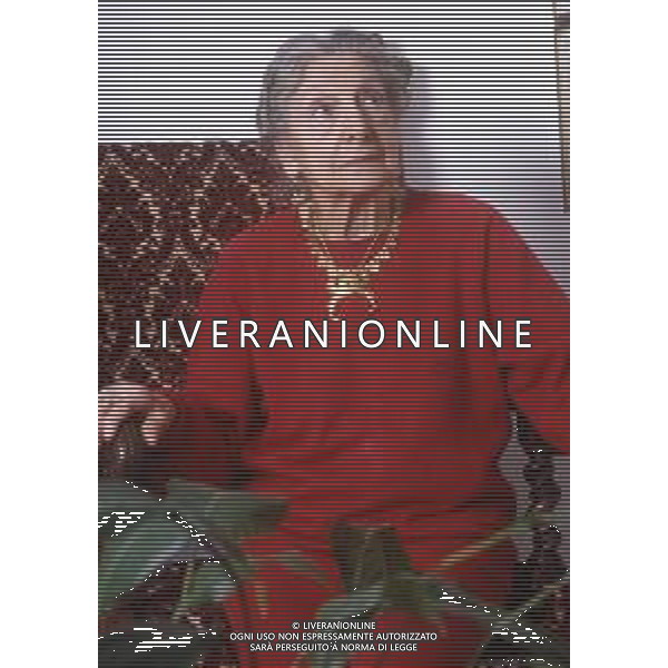 RETROSPETTIVA PAOLA BORBONI ATTRICE NELLA FOTO PAOLA BORBONE NELL\'ANNO 1989 NELLA SUA ABITAZIONE AG ALDO LIVERANI SAS