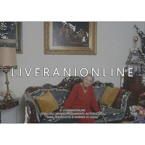 RETROSPETTIVA PAOLA BORBONI ATTRICE NELLA FOTO PAOLA BORBONE NELL\'ANNO 1989 NELLA SUA ABITAZIONE AG ALDO LIVERANI SAS