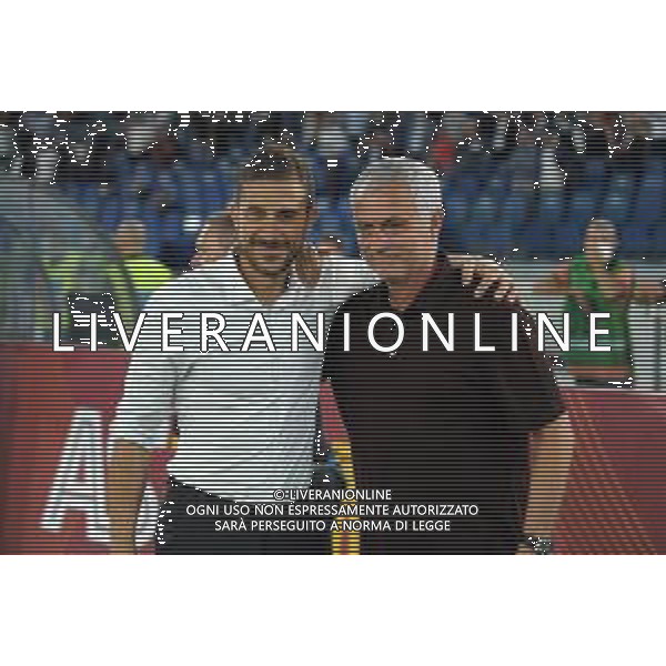Roma vs Sassuolo Campionato Serie A TIM - 3 giornata Stadio Olimpico - Roma 12-09-2021 nella foto Alessio Dionisi e Jose\' Mourinho ©Federico Gaetano/ AGENZIA ALDO LIVERANI SAS