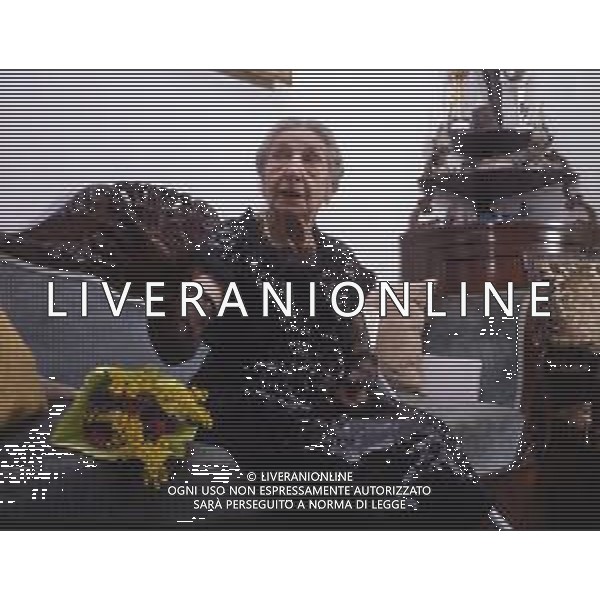 RETROSPETTIVA PAOLA BORBONI ATTRICE NELLA FOTO PAOLA BORBONI NELLA SUA ABITAZIONE NELL\'ANNO 1989 AG ALDO LIVERANI SAS