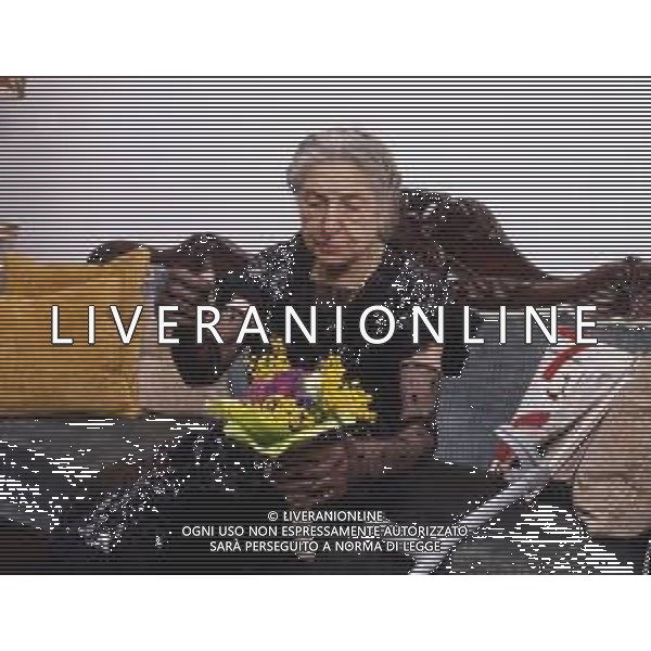 RETROSPETTIVA PAOLA BORBONI ATTRICE NELLA FOTO PAOLA BORBONI NELLA SUA ABITAZIONE NELL\'ANNO 1989 AG ALDO LIVERANI SAS