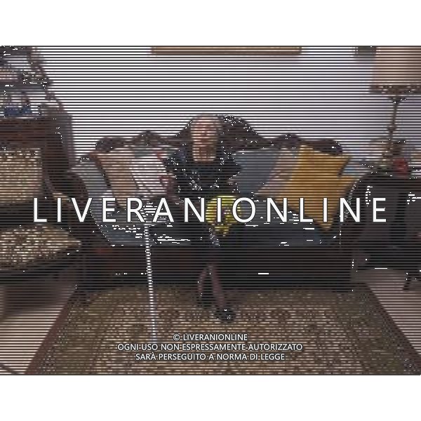 RETROSPETTIVA PAOLA BORBONI ATTRICE NELLA FOTO PAOLA BORBONI NELLA SUA ABITAZIONE NELL\'ANNO 1989 AG ALDO LIVERANI SAS
