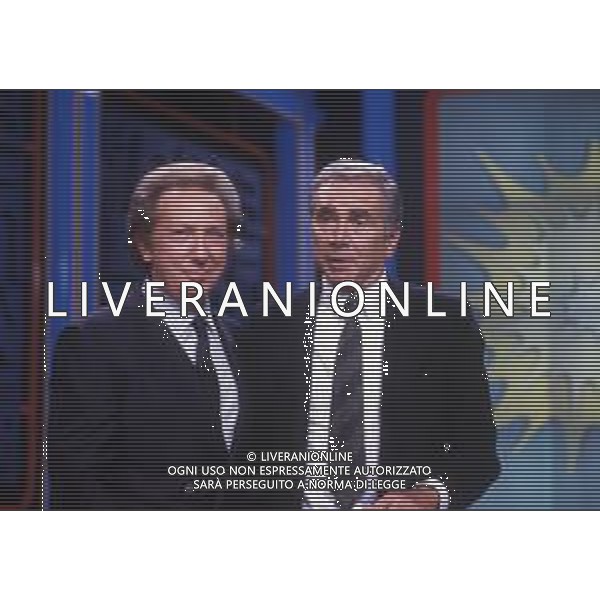 RETROSPETTIVA MIKE BONGIORNO PRESENTATORE TELEVISIVO NELLA FOTO MIKE BONGIORNO CON ENZO TORTORA AG ALDO LIVERANI SAS
