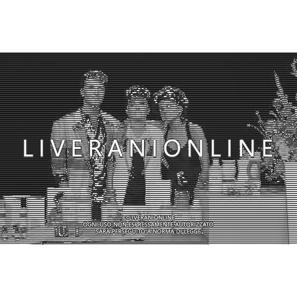 RETROSPETTIVA WANNA MARCHI PRESENTATRICE TELEVISIVA DURANTE IL \'WANNA MARCHI SHOW\' , TELEVENDITA DI PRODOTTI E CREME DIMAGRANTI SU RETE A NEL 1986 NELLA FOTO CON LA FIGLIA STEFANIA NOBILE E IL FIGLIO MAURIZIO NOBILE ©Archivio Giovanni Liverani / AGENZIA ALDO LIVERANI SAS
