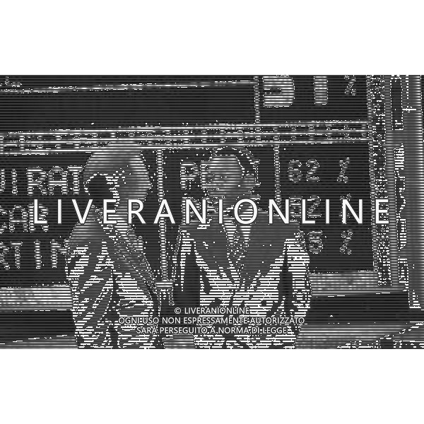 IL CALCIATORE BRASILIANO PELE\' EDSON ARANTES DO NASCIMENTO CON MIKE BONGIORNO OSPITE A \'PENTATLON\' A MILANO NEL 1987 - RETROSPETTIVA ©Archivio Giovanni Liverani / AGENZIA ALDO LIVERANI SAS