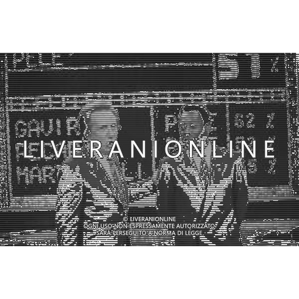 IL CALCIATORE BRASILIANO PELE\' EDSON ARANTES DO NASCIMENTO CON MIKE BONGIORNO OSPITE A \'PENTATLON\' A MILANO NEL 1987 - RETROSPETTIVA ©Archivio Giovanni Liverani / AGENZIA ALDO LIVERANI SAS