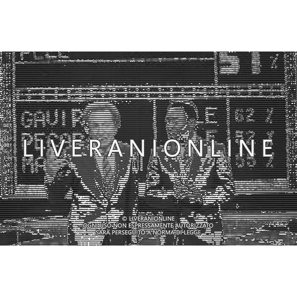 IL CALCIATORE BRASILIANO PELE\' EDSON ARANTES DO NASCIMENTO CON MIKE BONGIORNO OSPITE A \'PENTATLON\' A MILANO NEL 1987 - RETROSPETTIVA ©Archivio Giovanni Liverani / AGENZIA ALDO LIVERANI SAS