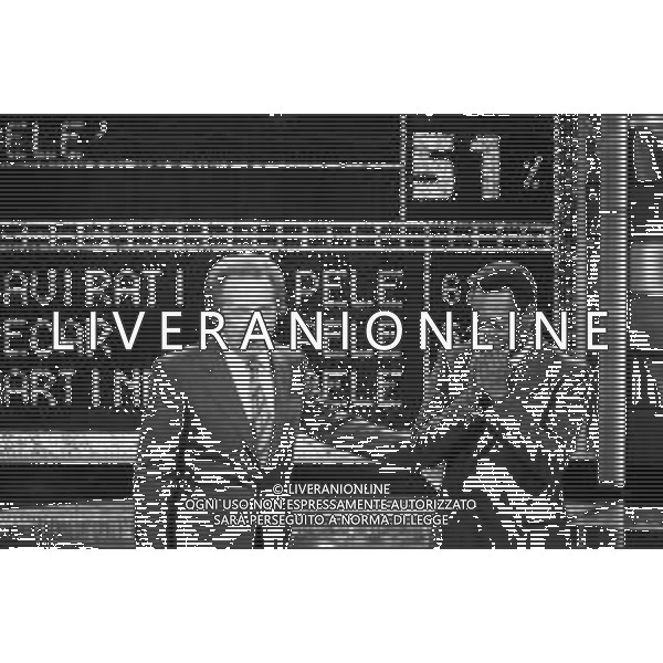 IL CALCIATORE BRASILIANO PELE\' EDSON ARANTES DO NASCIMENTO CON MIKE BONGIORNO OSPITE A \'PENTATLON\' A MILANO NEL 1987 - RETROSPETTIVA ©Archivio Giovanni Liverani / AGENZIA ALDO LIVERANI SAS
