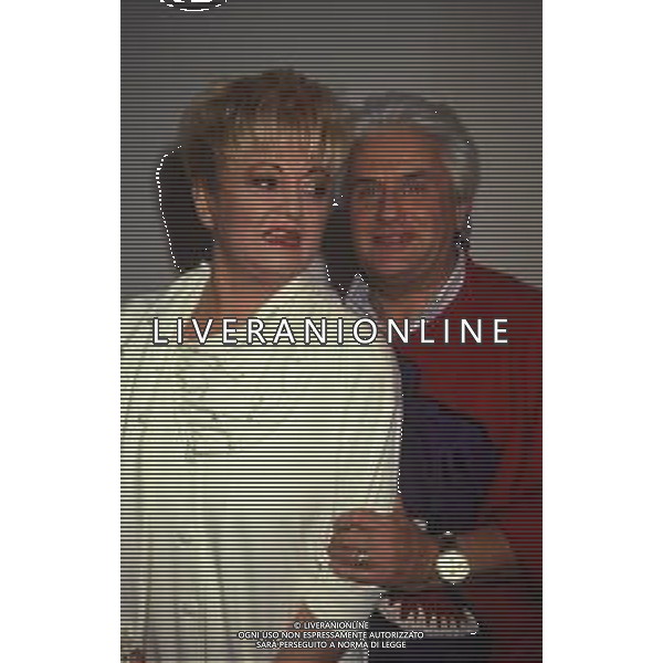 RETROSPETTIVA WANNA MARCHI PRESENTATRICE TELEVISIVA NELLA FOTO WANNA MARCHI CON IL COMPAGNO FRANCESCO CAMPANA IL GIORNO 17-12-1990 AG ALDO LIVERANI SAS
