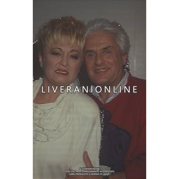 RETROSPETTIVA WANNA MARCHI PRESENTATRICE TELEVISIVA NELLA FOTO WANNA MARCHI CON IL COMPAGNO FRANCESCO CAMPANA IL GIORNO 17-12-1990 AG ALDO LIVERANI SAS