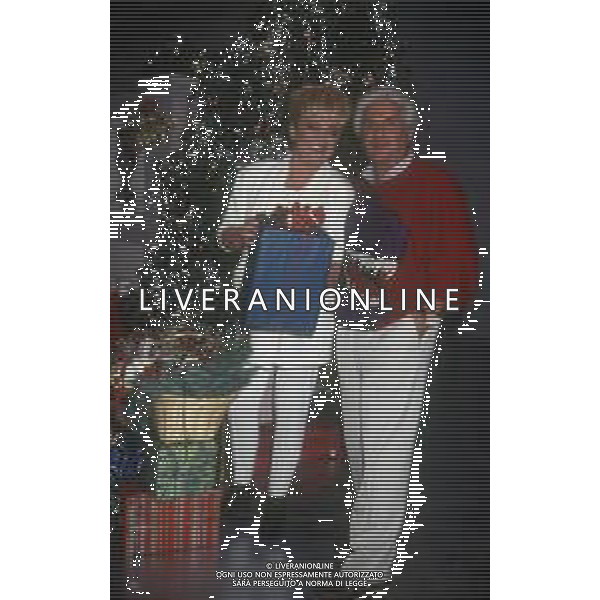 RETROSPETTIVA WANNA MARCHI PRESENTATRICE TELEVISIVA NELLA FOTO WANNA MARCHI CON IL COMPAGNO FRANCESCO CAMPANA IL GIORNO 17-12-1990 AG ALDO LIVERANI SAS
