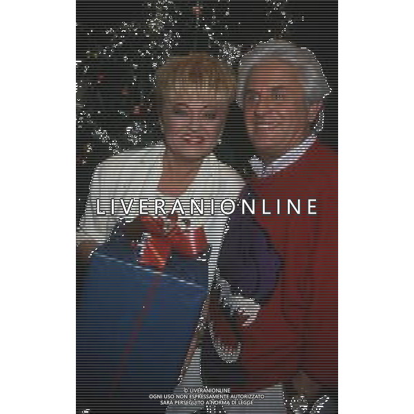 RETROSPETTIVA WANNA MARCHI PRESENTATRICE TELEVISIVA NELLA FOTO WANNA MARCHI CON IL COMPAGNO FRANCESCO CAMPANA IL GIORNO 17-12-1990 AG ALDO LIVERANI SAS