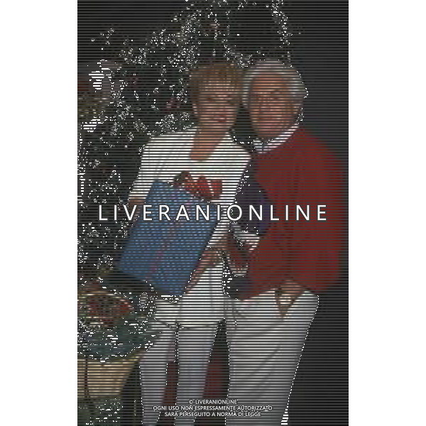 RETROSPETTIVA WANNA MARCHI PRESENTATRICE TELEVISIVA NELLA FOTO WANNA MARCHI CON IL COMPAGNO FRANCESCO CAMPANA IL GIORNO 17-12-1990 AG ALDO LIVERANI SAS