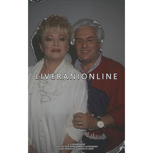 RETROSPETTIVA WANNA MARCHI PRESENTATRICE TELEVISIVA NELLA FOTO WANNA MARCHI CON IL COMPAGNO FRANCESCO CAMPANA IL GIORNO 17-12-1990 AG ALDO LIVERANI SAS