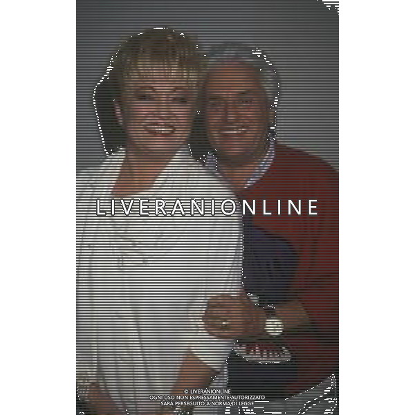 RETROSPETTIVA WANNA MARCHI PRESENTATRICE TELEVISIVA NELLA FOTO WANNA MARCHI CON IL COMPAGNO FRANCESCO CAMPANA IL GIORNO 17-12-1990 AG ALDO LIVERANI SAS