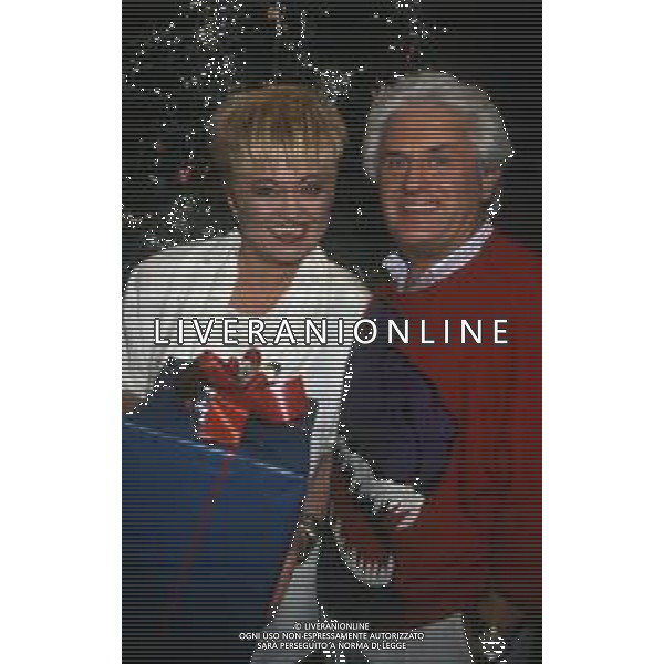 RETROSPETTIVA WANNA MARCHI PRESENTATRICE TELEVISIVA NELLA FOTO WANNA MARCHI CON IL COMPAGNO FRANCESCO CAMPANA IL GIORNO 17-12-1990 AG ALDO LIVERANI SAS