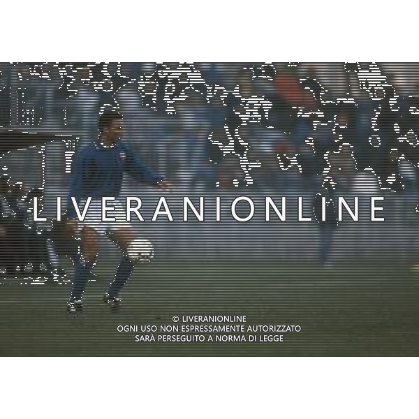 RETROSPETTIVA STEFANO SALVATORI CALCIATORE NELLA FOTO STEFANO SALVATORI CON LA MAGLIA DELLA NAZIONALE ITALIANA AG ALDO LIVERANI SAS 