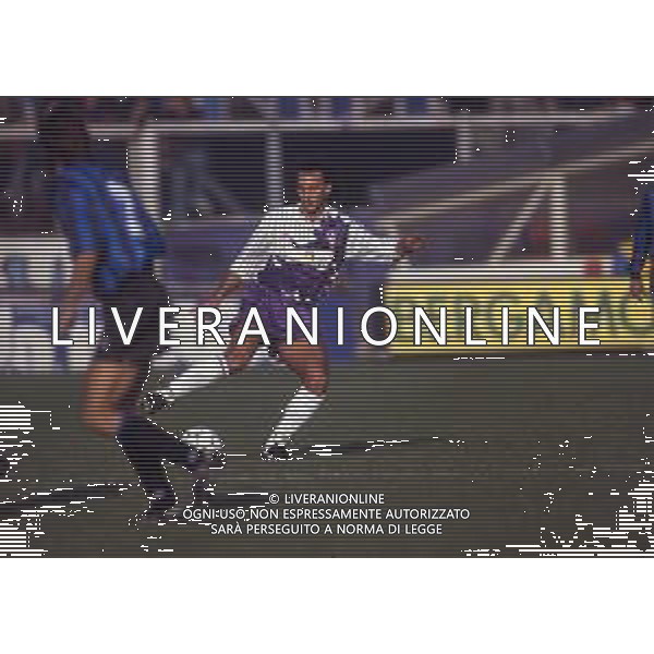 RETROSPETTIVA STEFANO SALVATORI CALCIATORE NELLA FOTO STEFANO SALVATORI CON LA MAGLIA DELLA FIORENTINA CALCIO AG ALDO LIVERANI SAS  