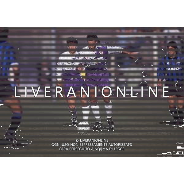 RETROSPETTIVA STEFANO SALVATORI CALCIATORE NELLA FOTO STEFANO SALVATORI CON LA MAGLIA DELLA FIORENTINA CALCIO AG ALDO LIVERANI SAS 